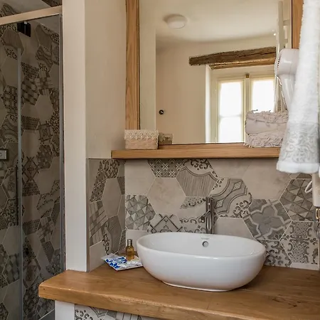 Bed & Breakfast Antico Tralcio 4*